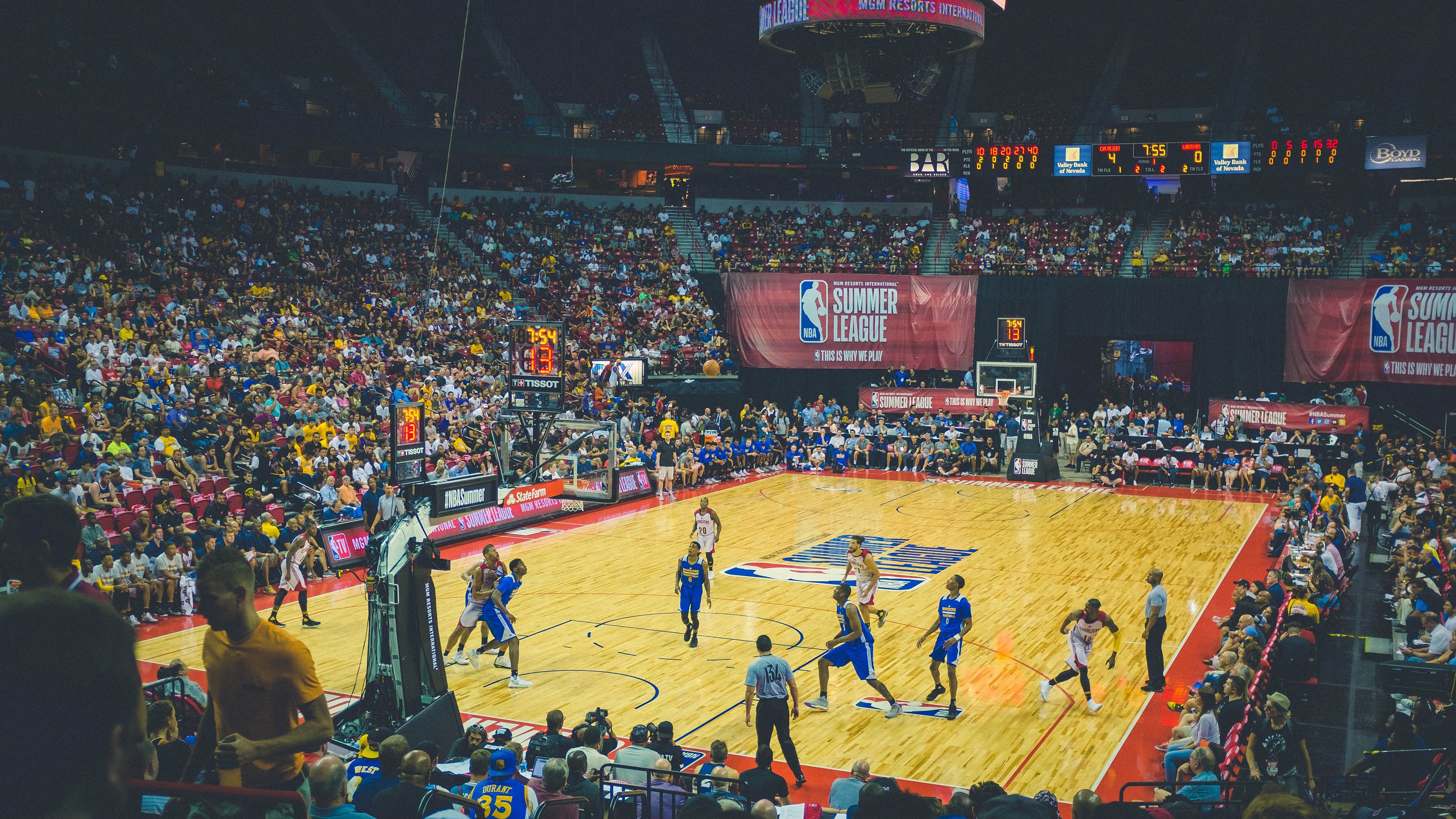 “智能分析系统提前预判对手战术——未来比赛中的“战术先机”